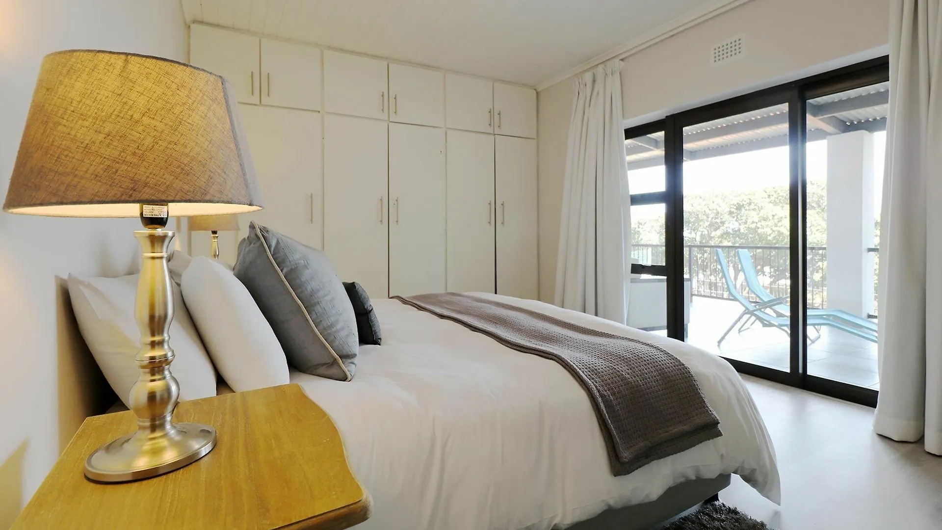 Oceana Beach Vacation Home Gordons Bay 0*,